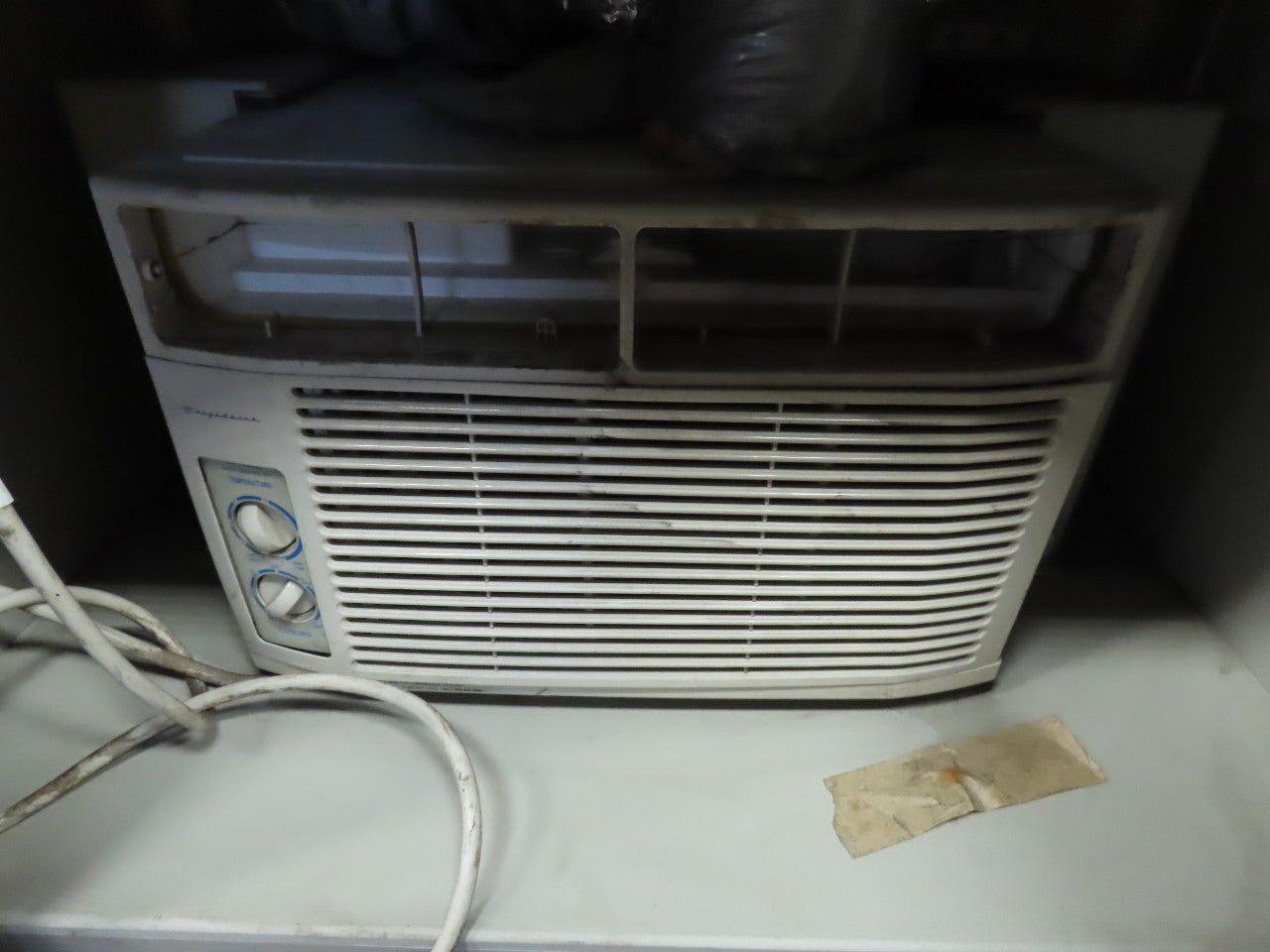 Dust Shield Computer Enclosure Cabinet W/AC Cooling Unit 115V 1Ph