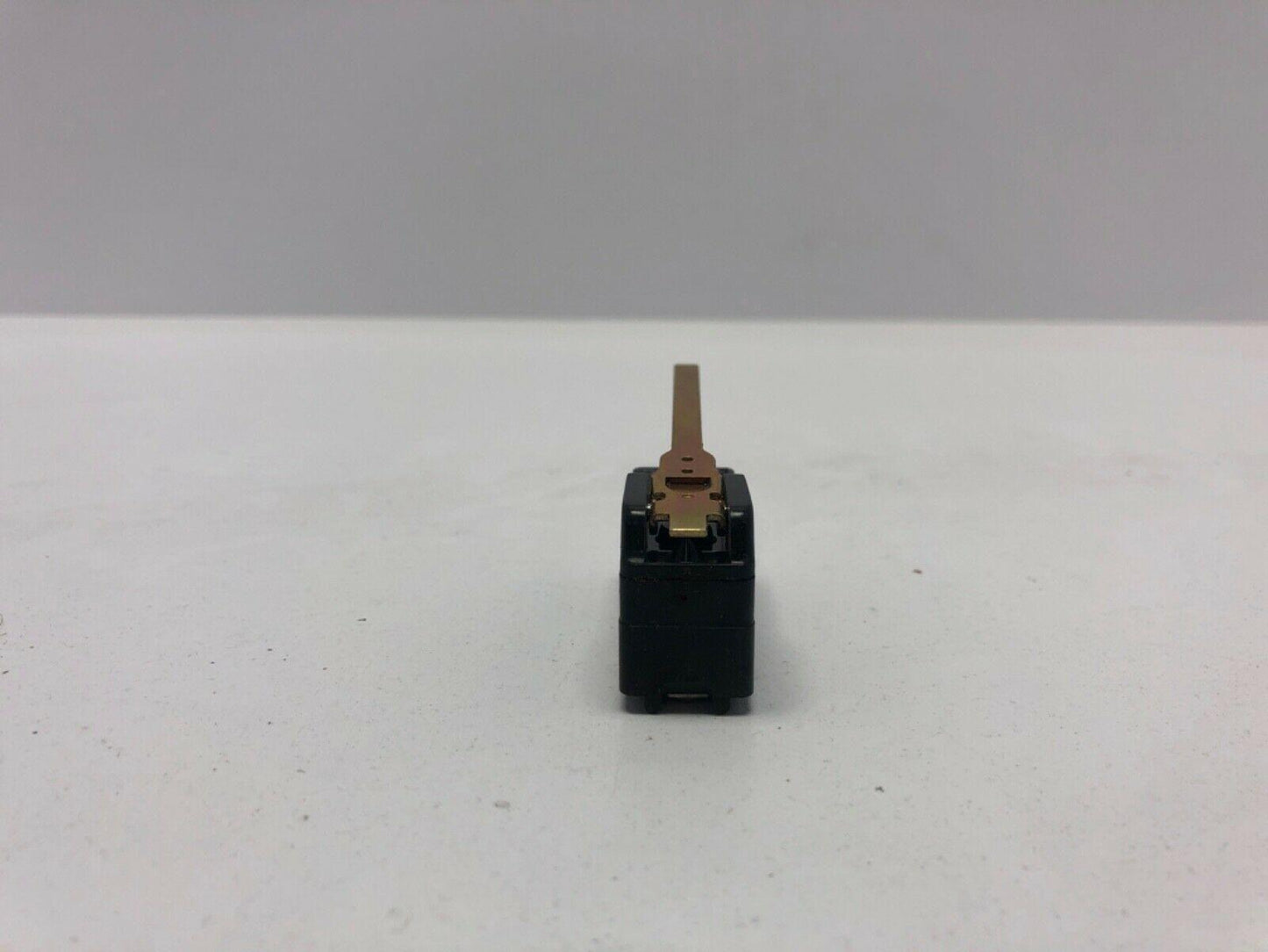 Honeywell Micro Switch YZ-2RW Limit Switch 15A-125 250 480 VAC Lot of 10