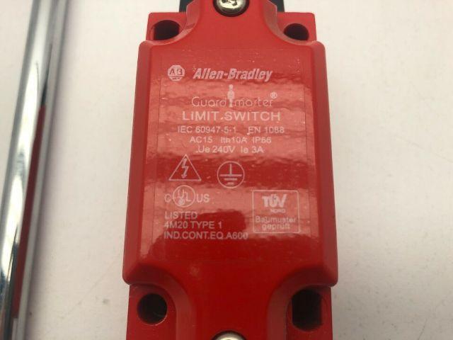 Allen Bradley 440P-MTAB22B/A Guard Master 8-32" Telescope Limit Switch