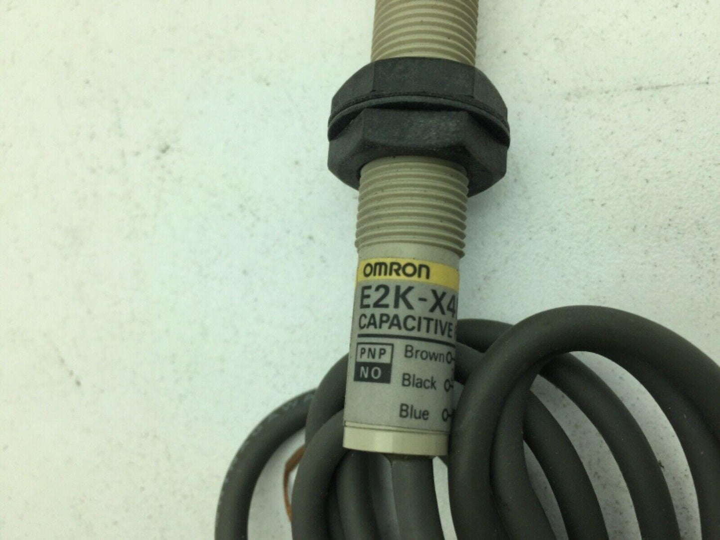 Omron E2K-X4MF1 Capacitive Proximity Switch