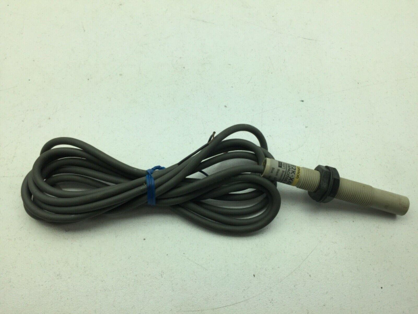 Omron E2K-X4MF1 Capacitive Proximity Switch
