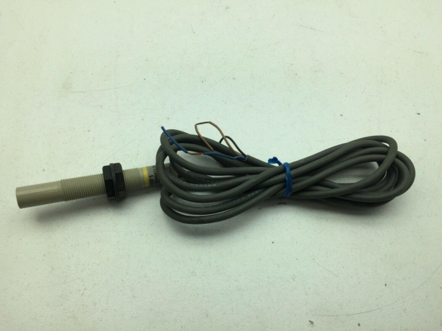 Omron E2K-X4MF1 Capacitive Proximity Switch