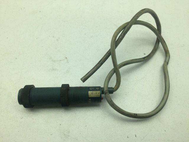 ATC 7652AD04F22SX Photoelectric Sensor 10-135VAC Proximity Switch