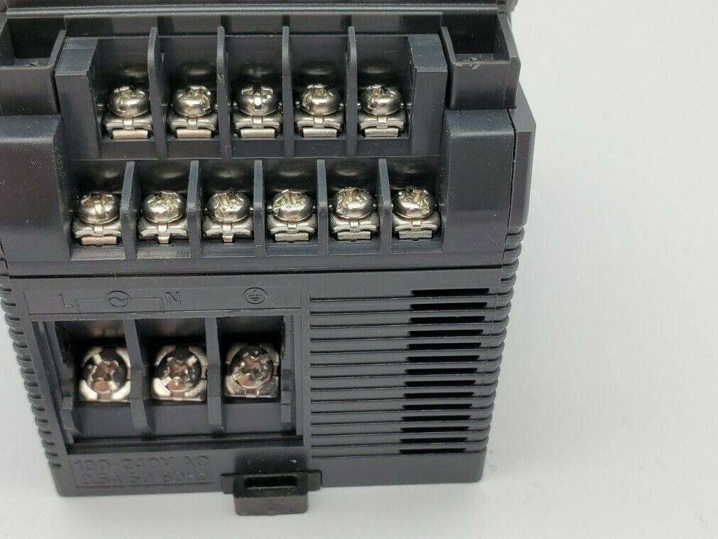 Keyence KV-16AT Programmable Controller 100-240VAC 0.5A DIN Rail Mount
