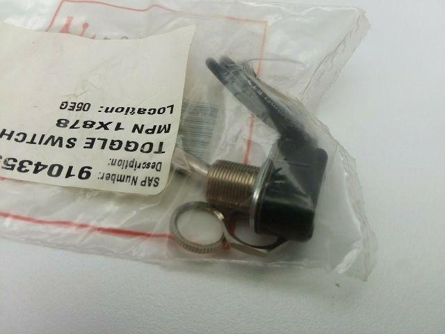 Carling 111-16-73XG Toggle Switch 1111673XG LOT OF 5
