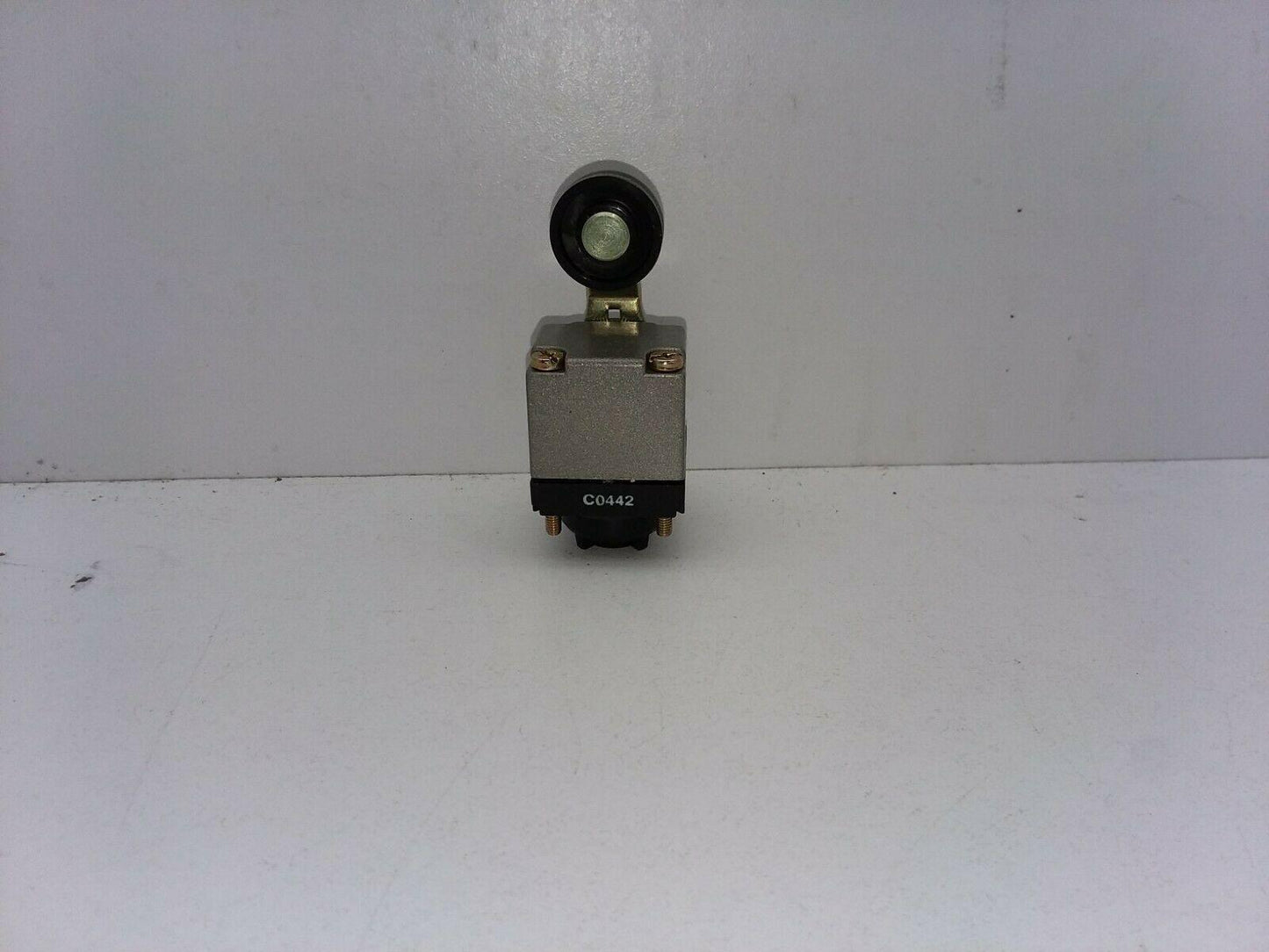 Telemechanique ZCKL-D15 Limit Switch Micro Switch Roller Lever Head LOT OF 2