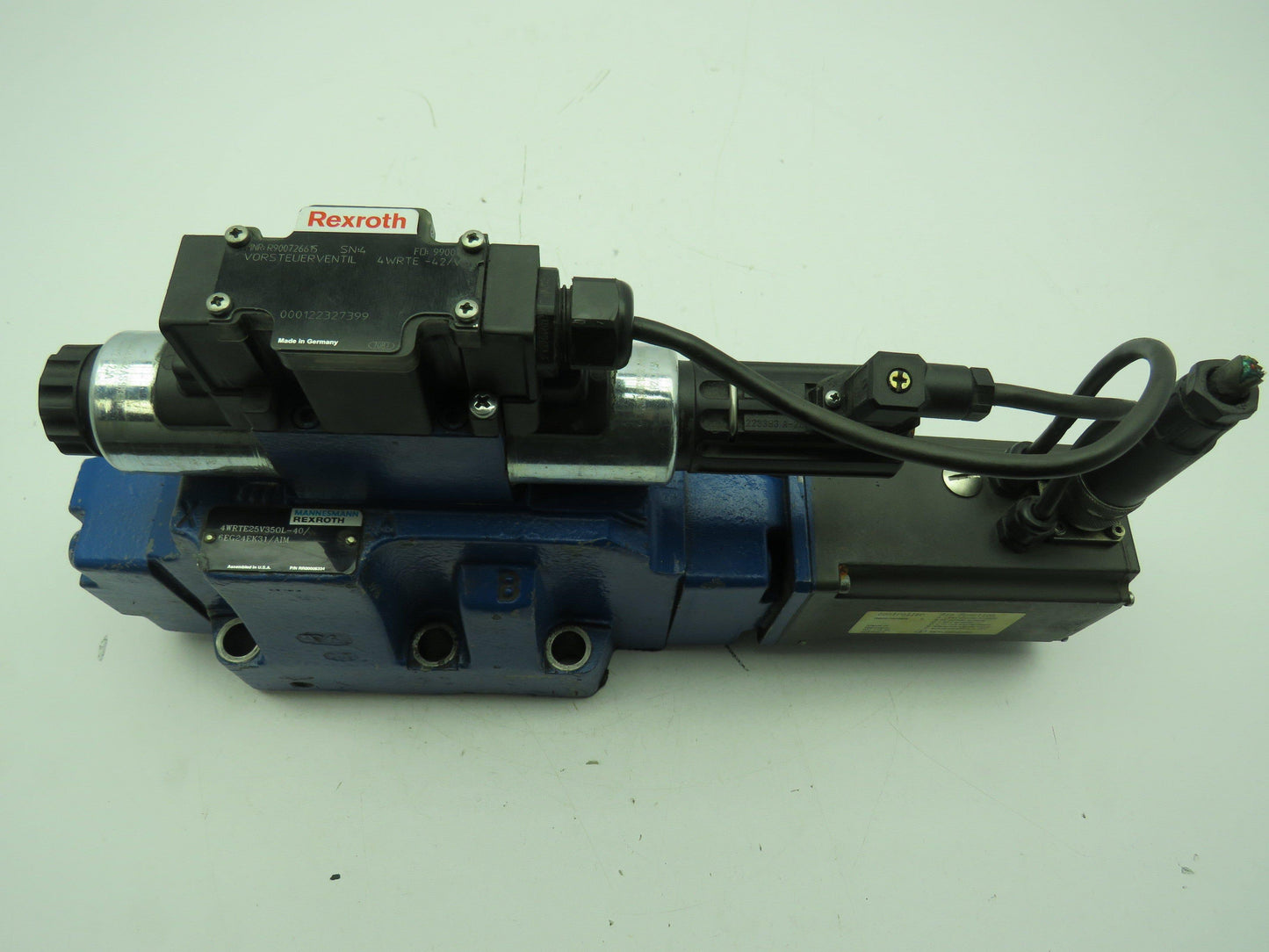 Rexroth 4WRTE25V350L-40/6EG24EK31/AIM Hydraulic Directional Control Valve