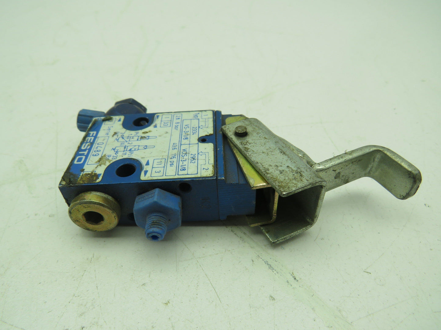 Festo VS-3-1/8 Pneumatic Limit Switch Valve VOS-3-1/8 Type 2334 / 2952