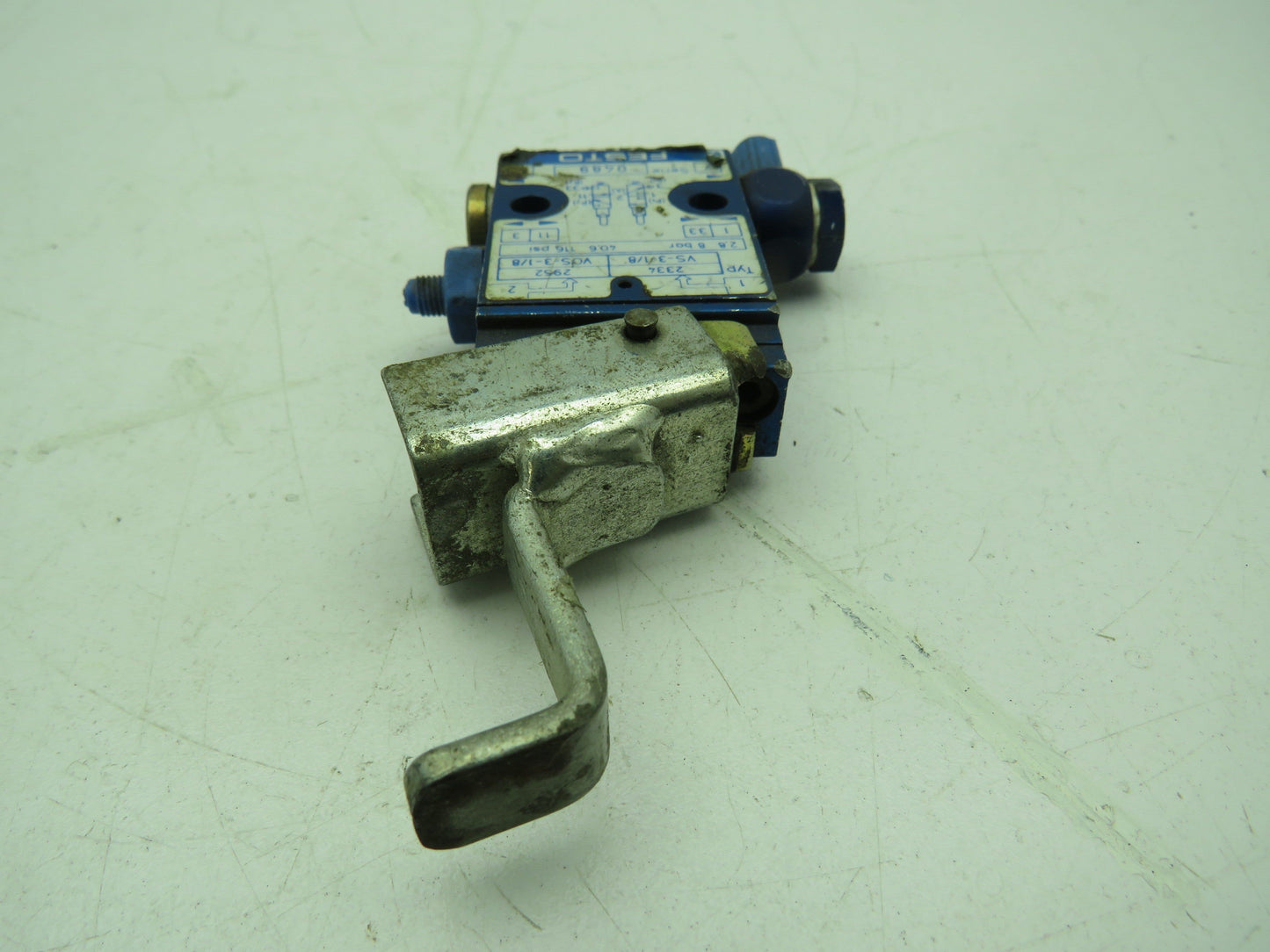 Festo VS-3-1/8 Pneumatic Limit Switch Valve VOS-3-1/8 Type 2334 / 2952