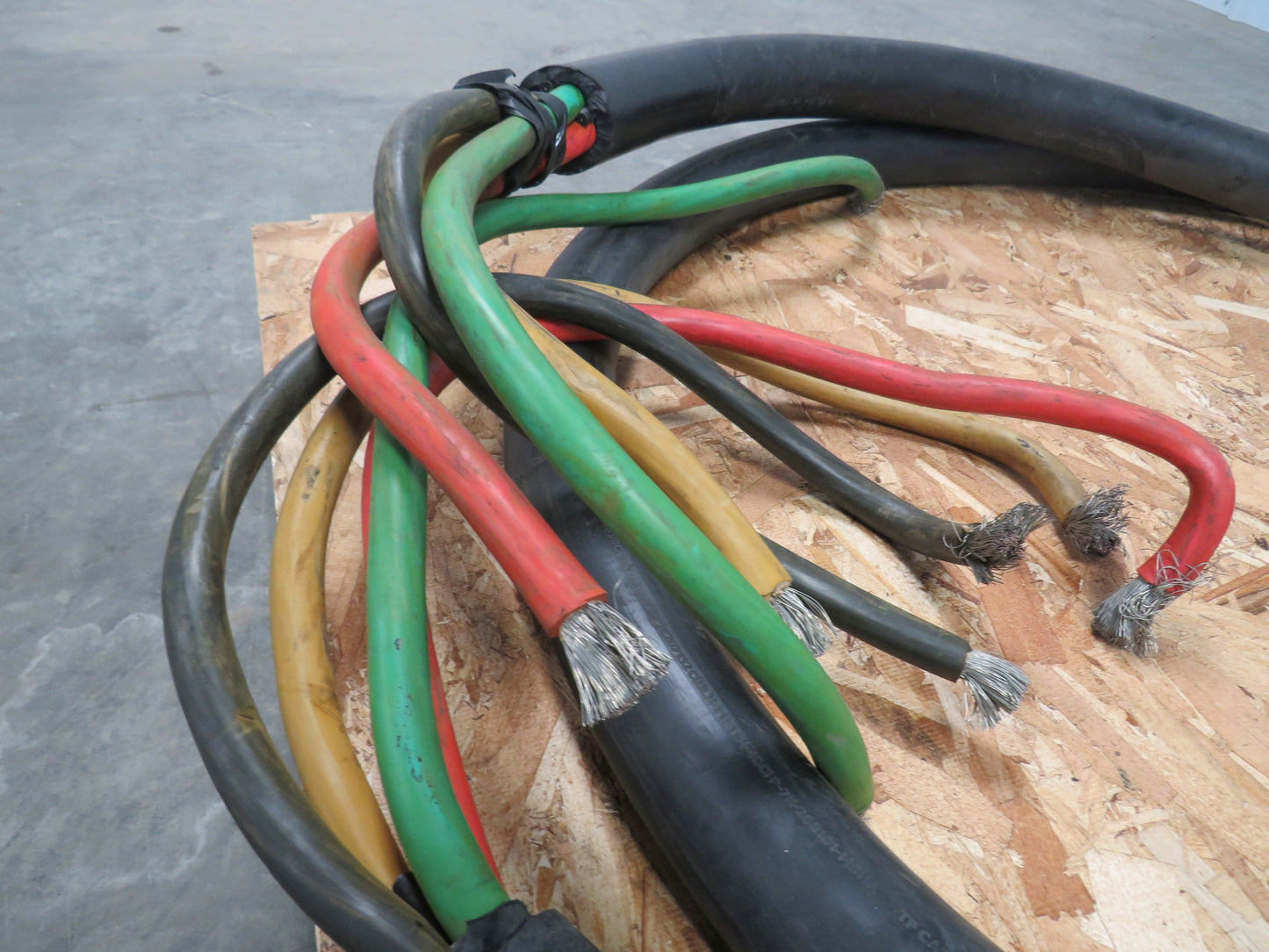 TF Cable 250 MCM 4/C Type W Portable Power Cable 2000V 17' Long 90C Wet Or Dry