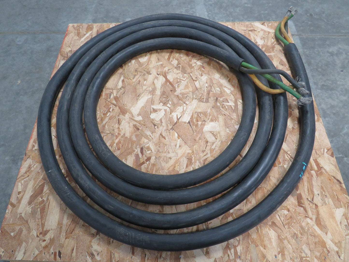 TF Cable 4/0 AWG 3/C Type W Portable Power Cable 2000V 35' Long 90C Wet Or Dry