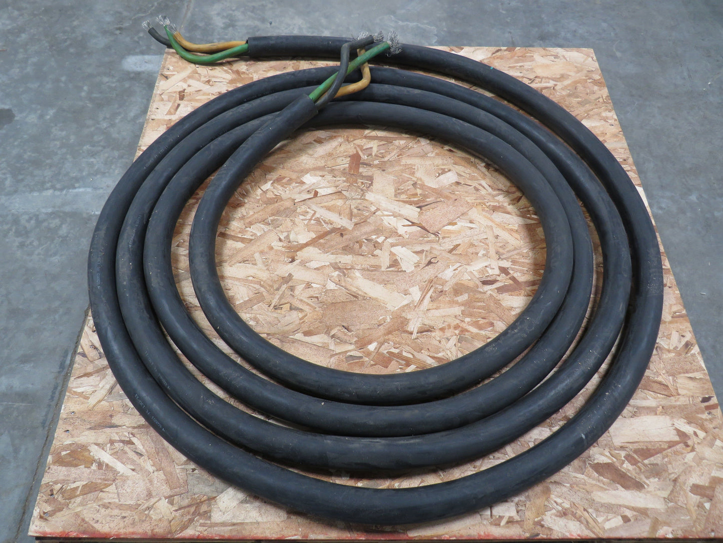 TF Cable 4/0 AWG 3/C Type W Portable Power Cable 2000V 35' Long 90C Wet Or Dry