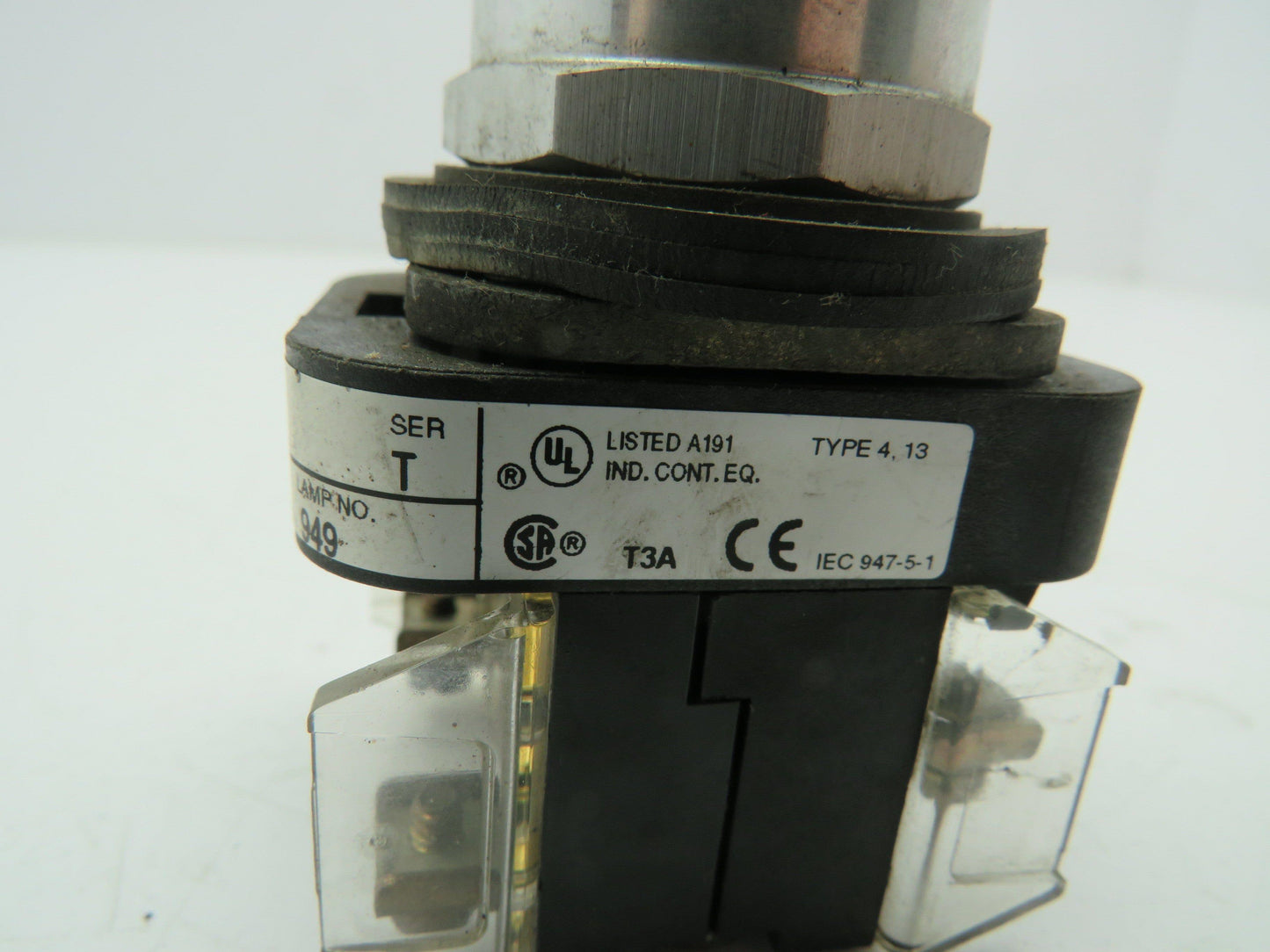 Allen Bradley 800T-QT20W Pilot Light Pushbutton Push-toTest Ser T White Lot of 2
