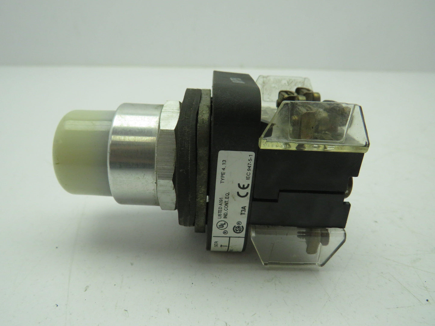 Allen Bradley 800T-QT20W Pilot Light Pushbutton Push-toTest Ser T White Lot of 2