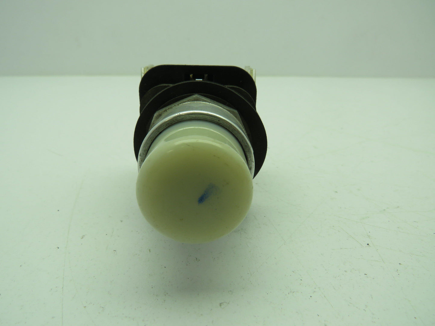 Allen Bradley 800T-QT20W Pilot Light Pushbutton Push-toTest Ser T White Lot of 2