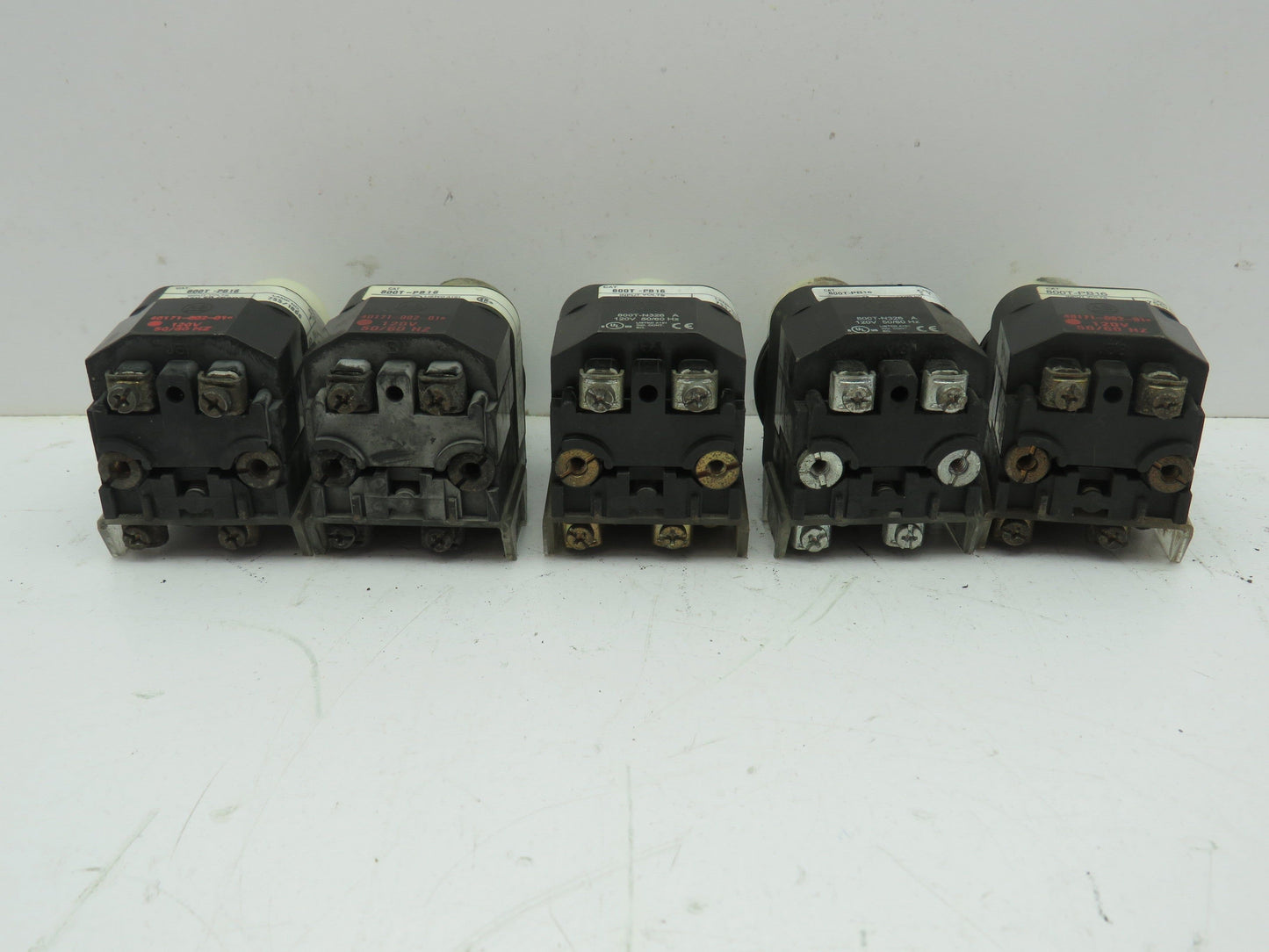 Allen Bradley 800T-PB16 Illuminated Push Button Ser T 120V WHITE NO/NC Lot of 5