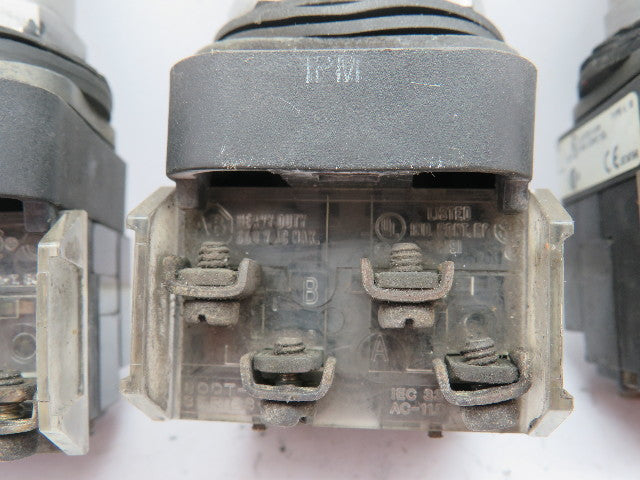Allen Bradley 800T-PB16 Illuminated Push Button Ser T 120V WHITE NO/NC Lot of 5