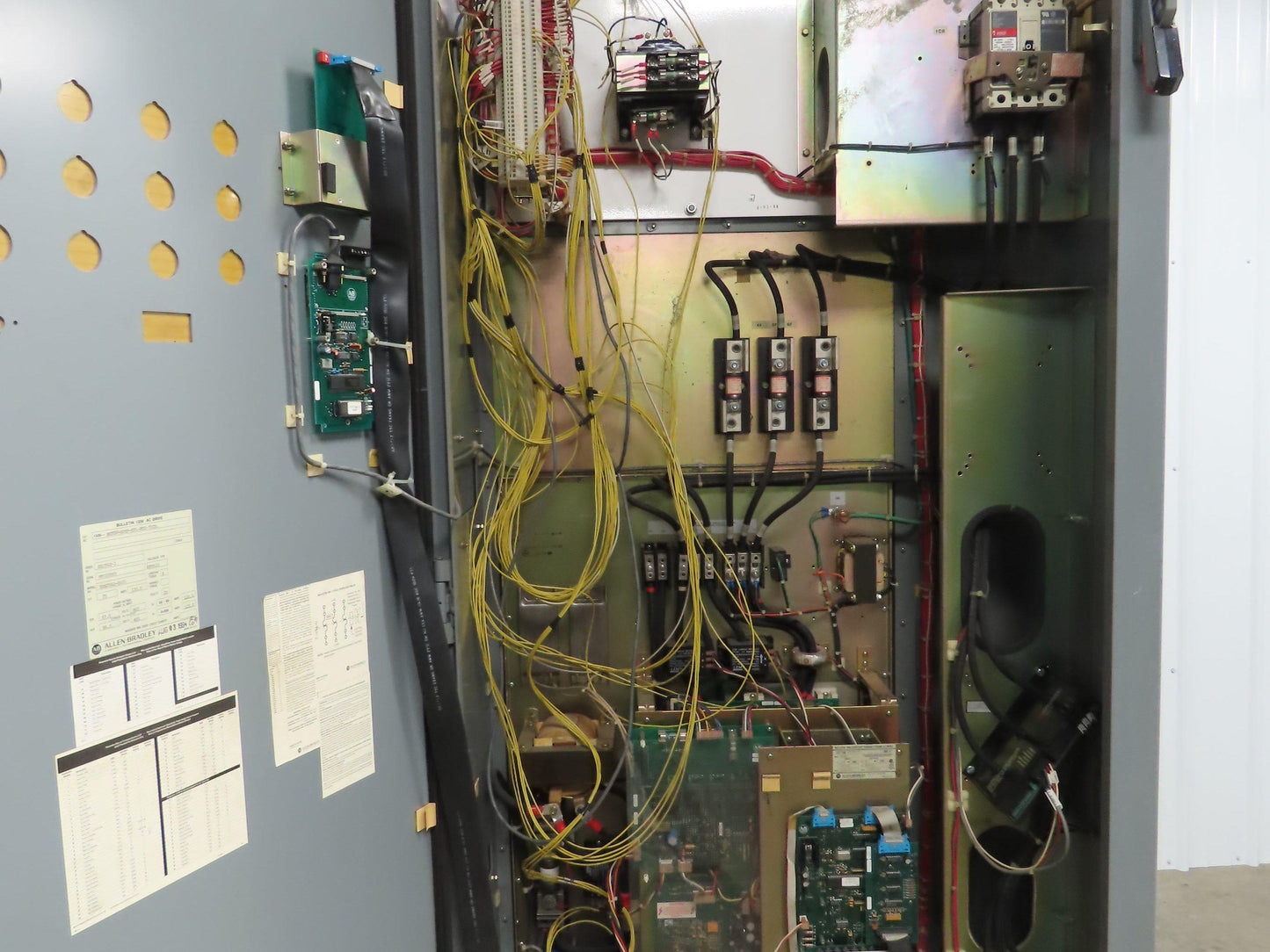 Allen Bradley Bulletin 1336 75 Hp. Adjustable Frequency AC Drive 460v 120 amp