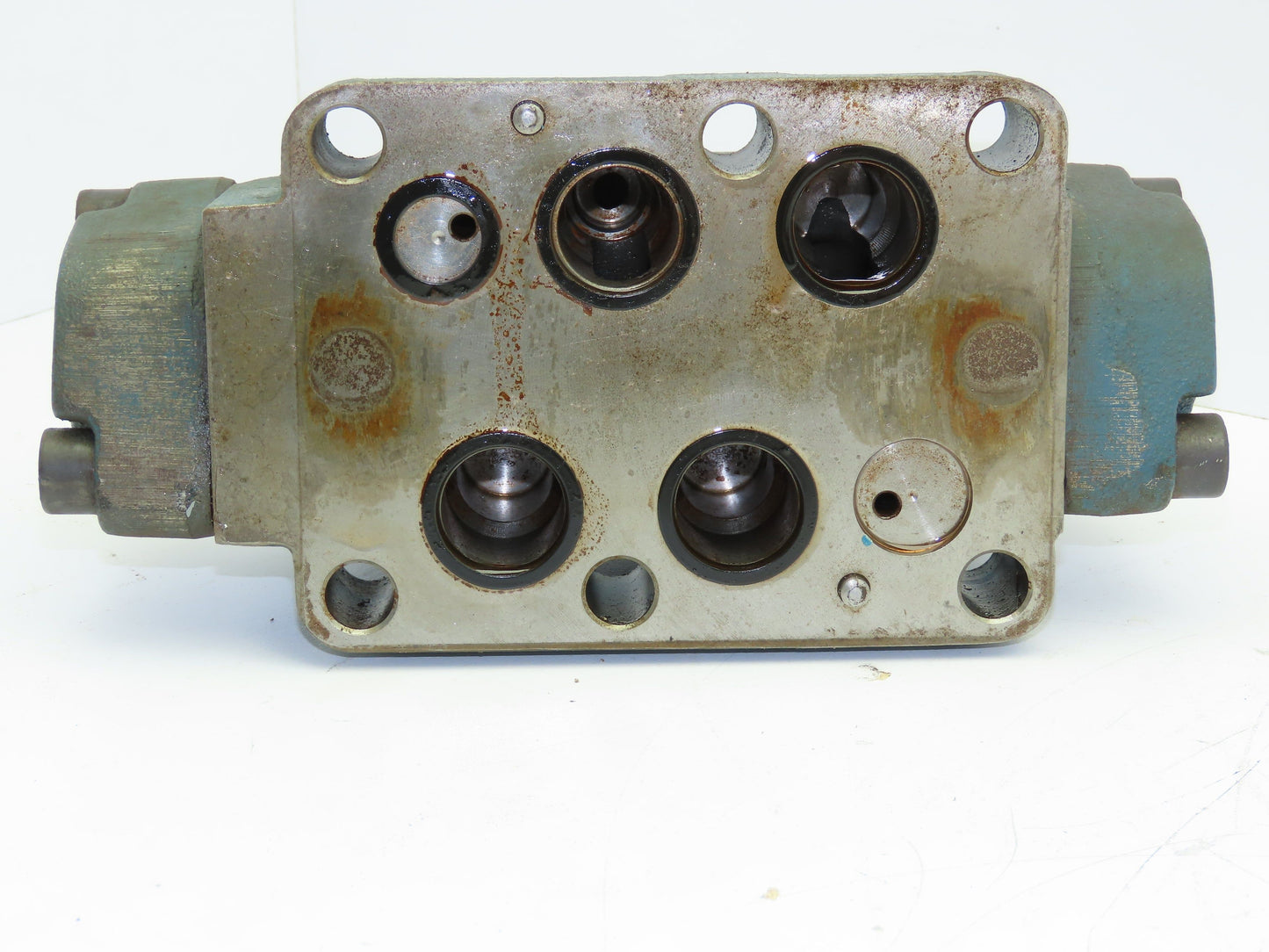 Rexroth 4WEH22J74/6EG24N9 Directional Control Valve