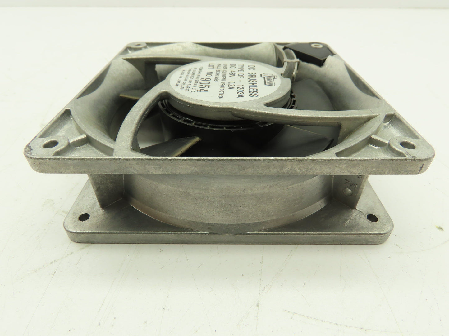 Tobishi DF-1203A DC Brushless Fan 48v 0.2A
