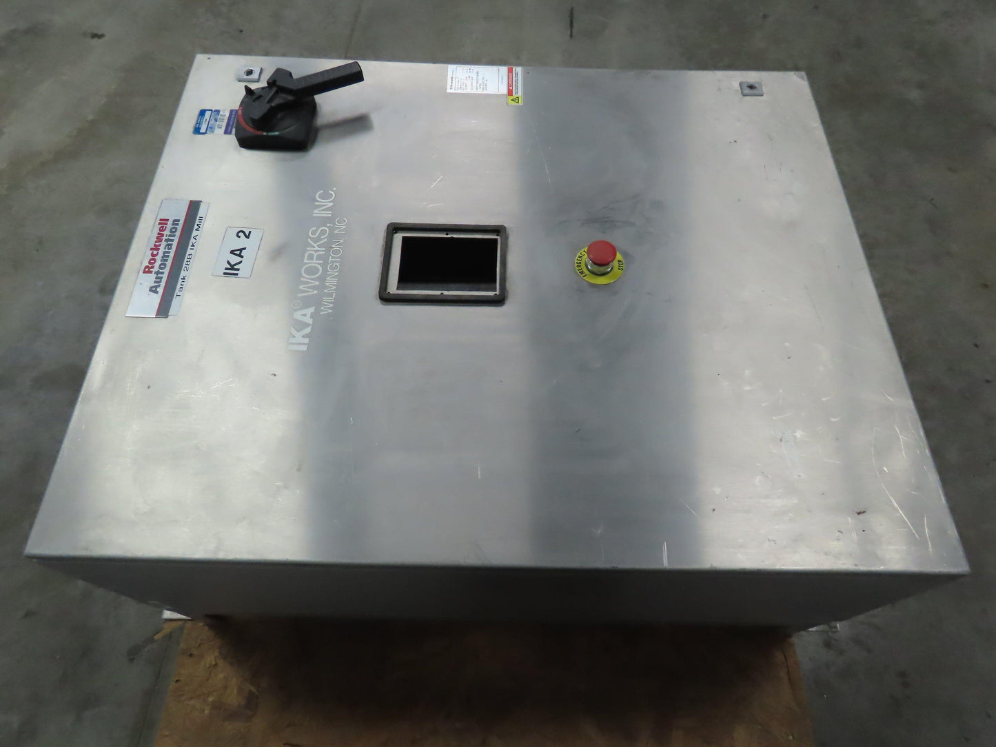 Rittal AE 1016, 32x40x12 SS Electrical Enclosure W/ 100A 600V Fused Disconnect