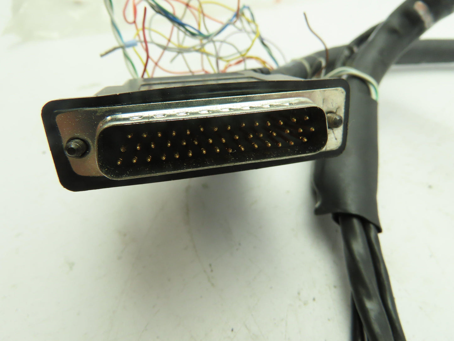 Allen-Bradley 2090-U3CC-D4401 Control Interface Cable Ser B 44-Pin 8'
