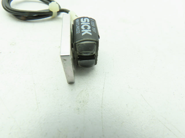 SICK MHT1-N122 Photoelectric Proximity Sensor Switch 10-30 VDC LOT OF 2