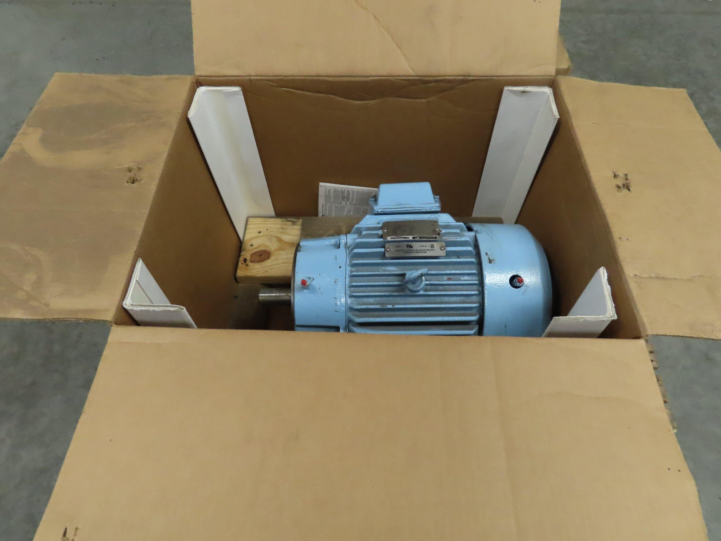 Reliance B391716 E-Master Electric Motor 10Hp 3Ph 575V 1760 RPM 215TC