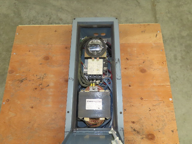 Syndevco 4335-100 Interlock Disconnect 480/575V Dual Plug 100 Amp Breaker Switch