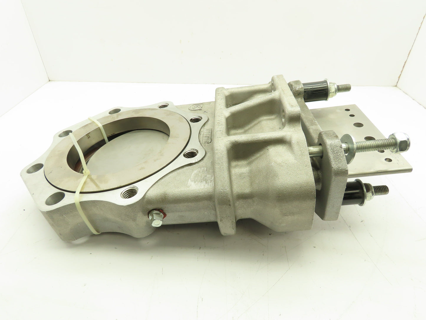 United Conveyor Corp 191992 Stainless 6" Knife Slide Gate Valve 8-Lug 40 PSI