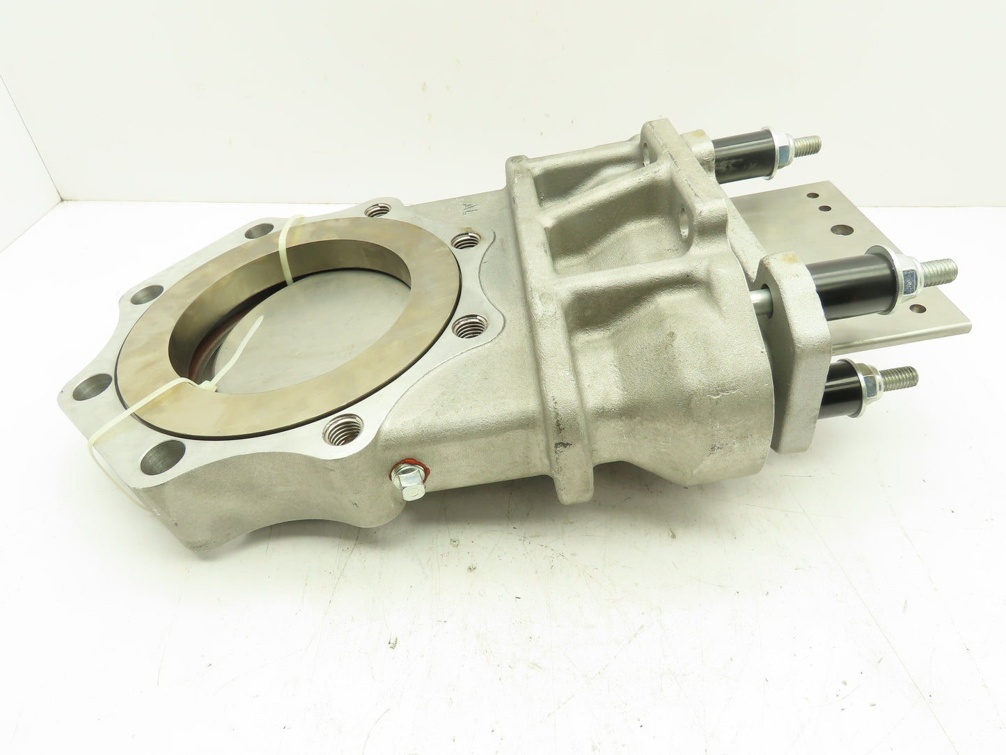 United Conveyor Corp 191992 Stainless 6" Knife Slide Gate Valve 8-Lug 40 PSI