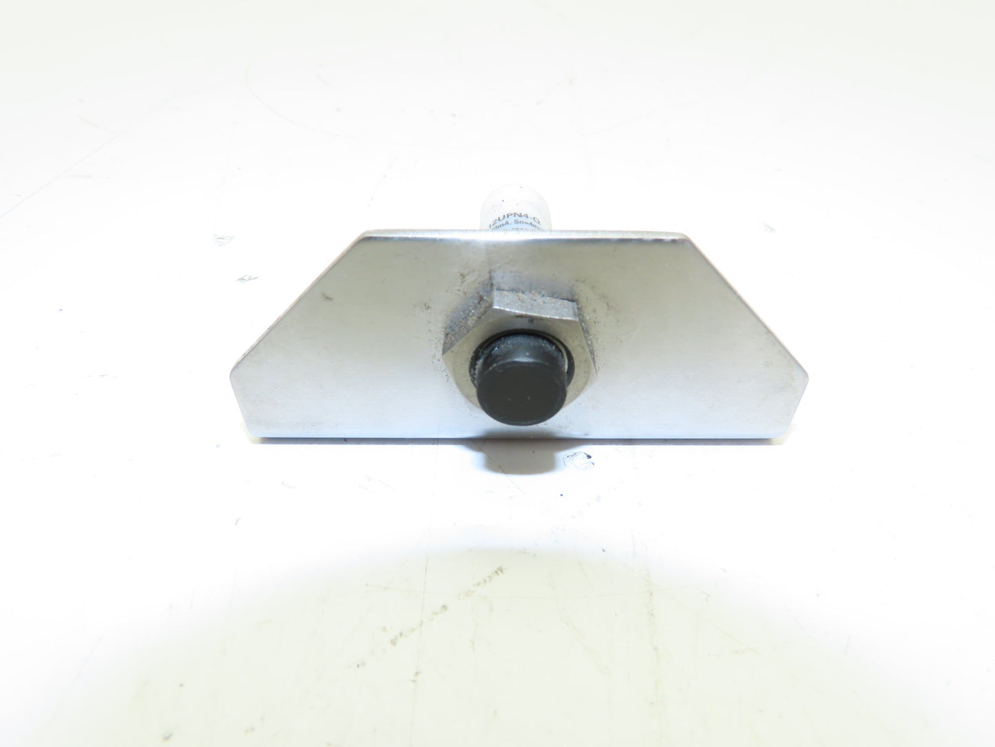 Eaton E57PS-12UPN4-Q Proximity Sensor 10-48VDC Sensing Range 4mm Thread Sz 12mm