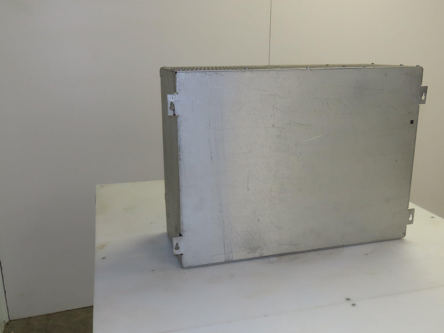 Cincinnati Milacron 3-700-0233A 16 Slot Control Rack 115V 1 Ph 3 Amp Chassis HMI