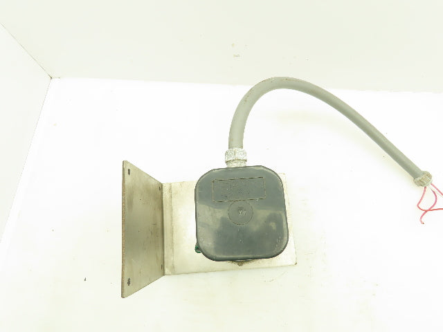 Dwyer A3230 Photohelic Pressure Switch/Gauge A3000 Series 0-30PSI 1/3HP 120/240V