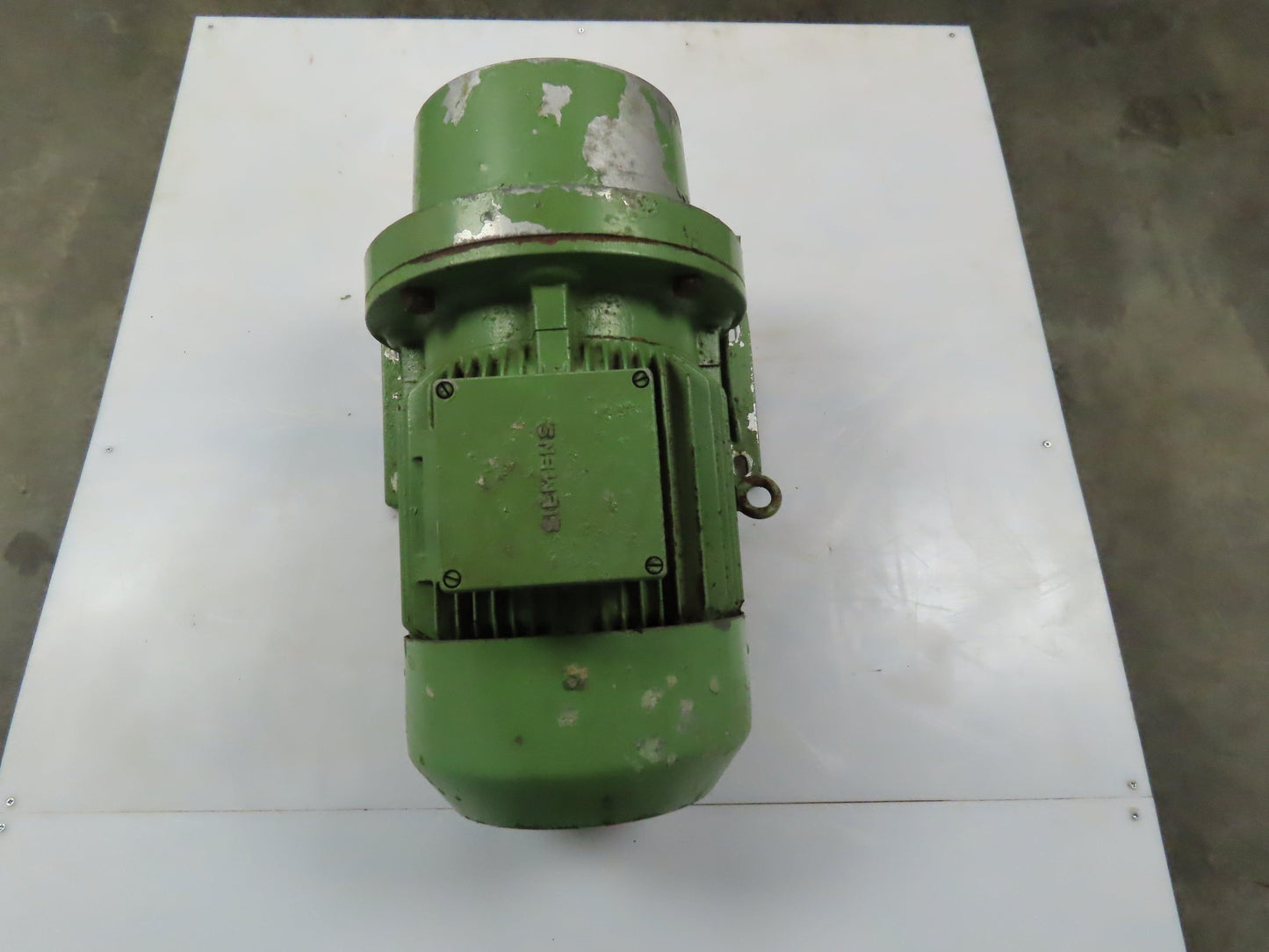 Siemens 1 LA3130-4AA91-Z Electric Motor 460V Y 6.3kW 8.4Hp 1755 RPM IEC 132S