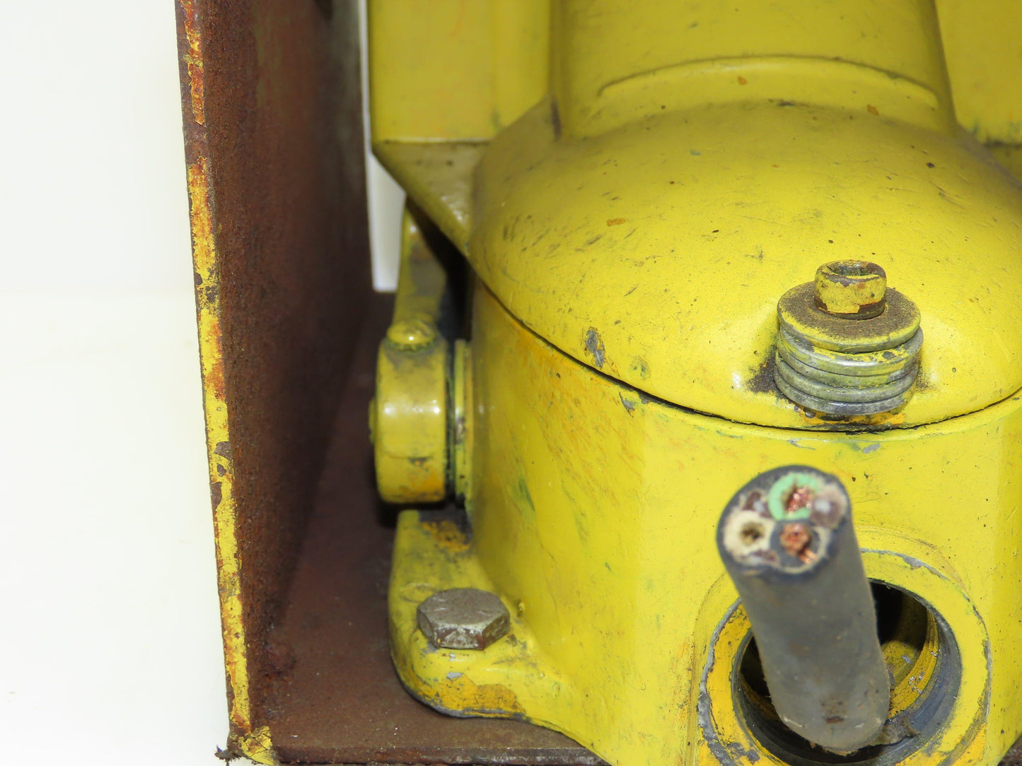 Square D 2502-B10 Elect Foot Control Switch Momentary Action w/Steel Toe Guard