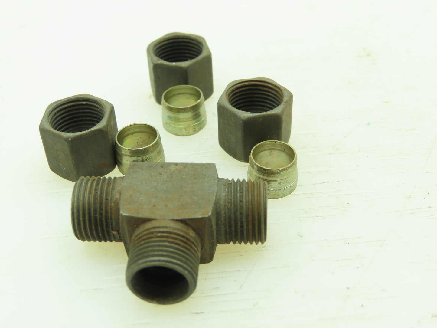 VOSS Steel Flareless Metric Union Tee Compression Fitting 8mm Tube LOT OF 6