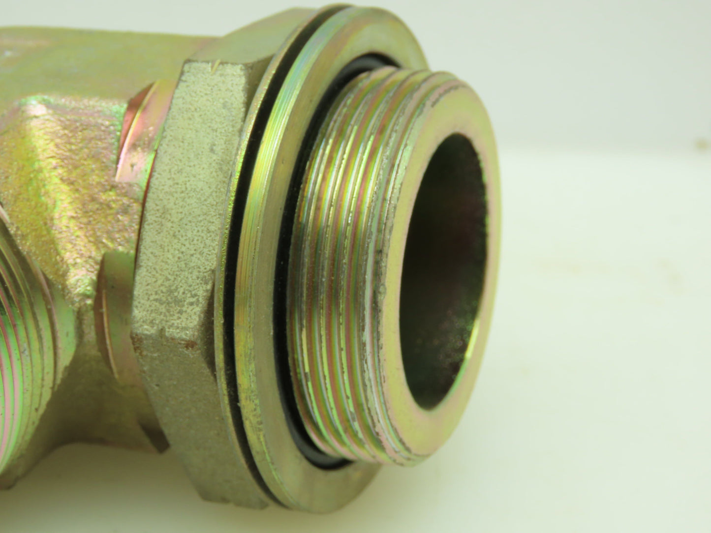 TripleLok 37° Flare Male Elbow Connector SAE-24 1-1/2" JIC x 1-1/2" BSPP O-Ring