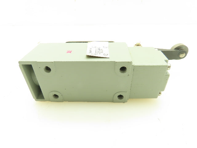 GE General Electric CR115G101 Oiltight Limit Switch 10A 600V w/Lever