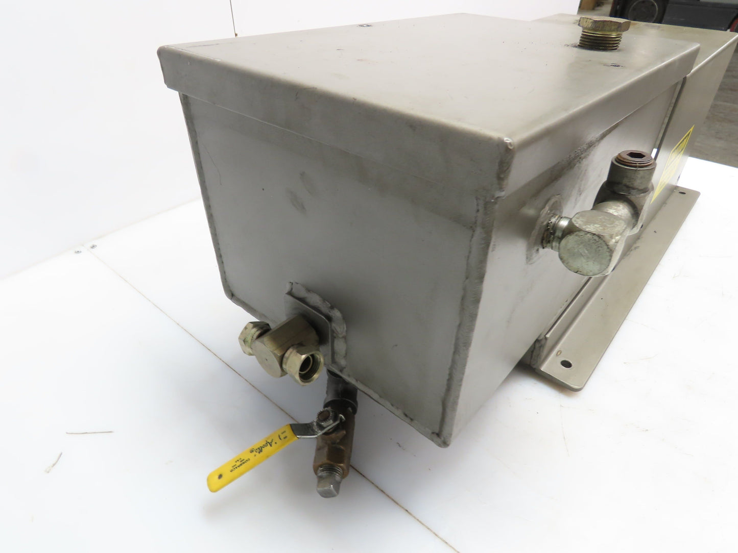 Baldor 1S4AAC 5 Gallon 1 Hp 1725RPM 3Ph 208-230/460V Hydraulic Power Unit