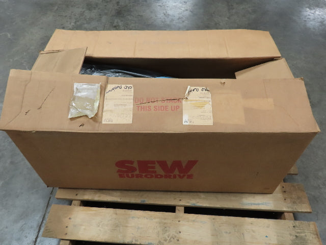 Sew-Eurodrive KA97TAM284-KS Speed Reducer Gear Box 78 rpm 22.37 to 1 Ratio 23 Hp