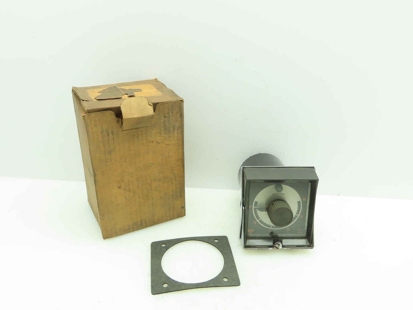 Eagle Signal CE507A6 CYCL-FLEX Analog Dial Reset Timer 0-30 Sec 120V Panel Mount