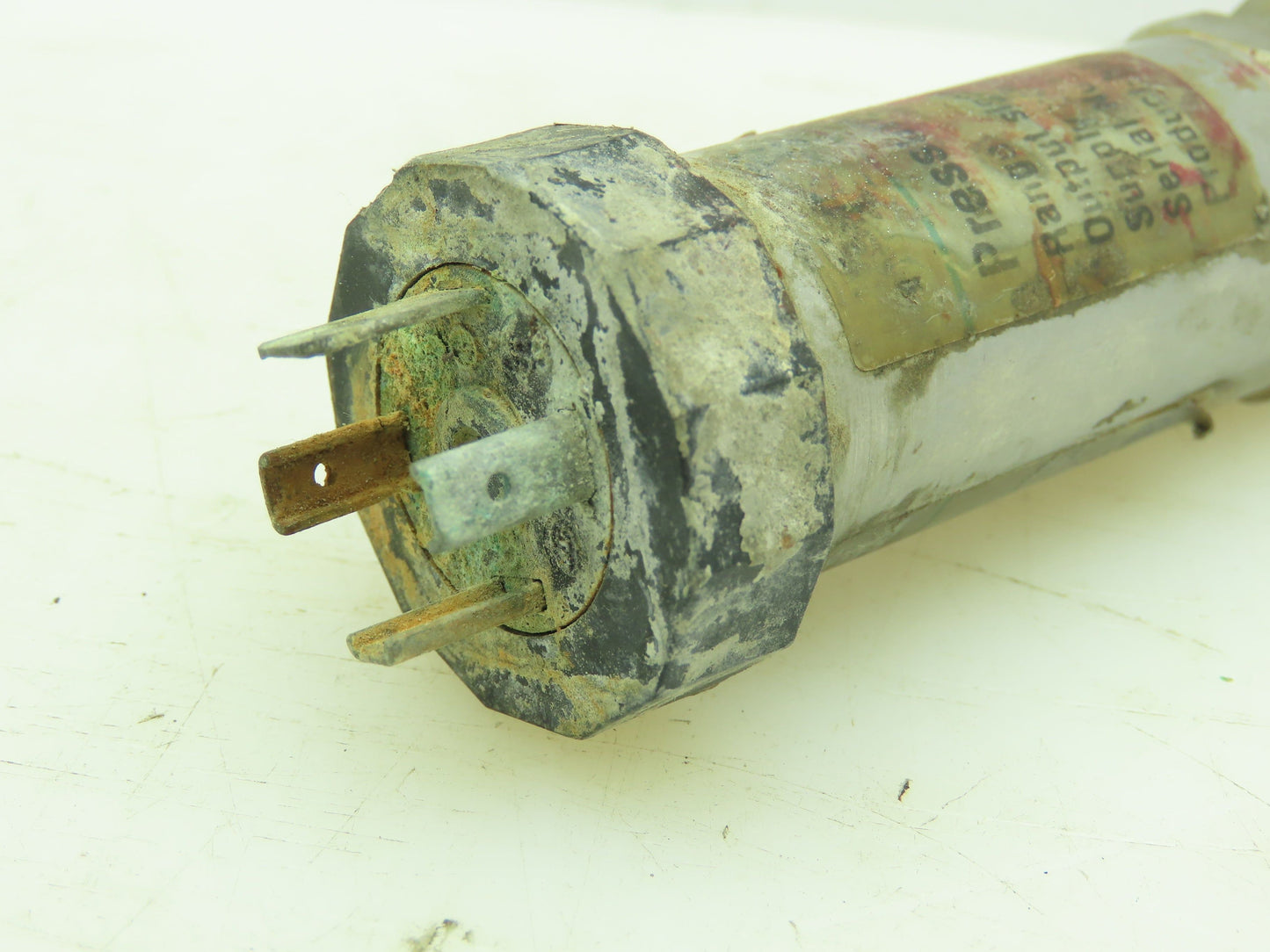 Wika 8341758 Pressure Transmitter 0-3000psi 10-30 VDC Tronic Line