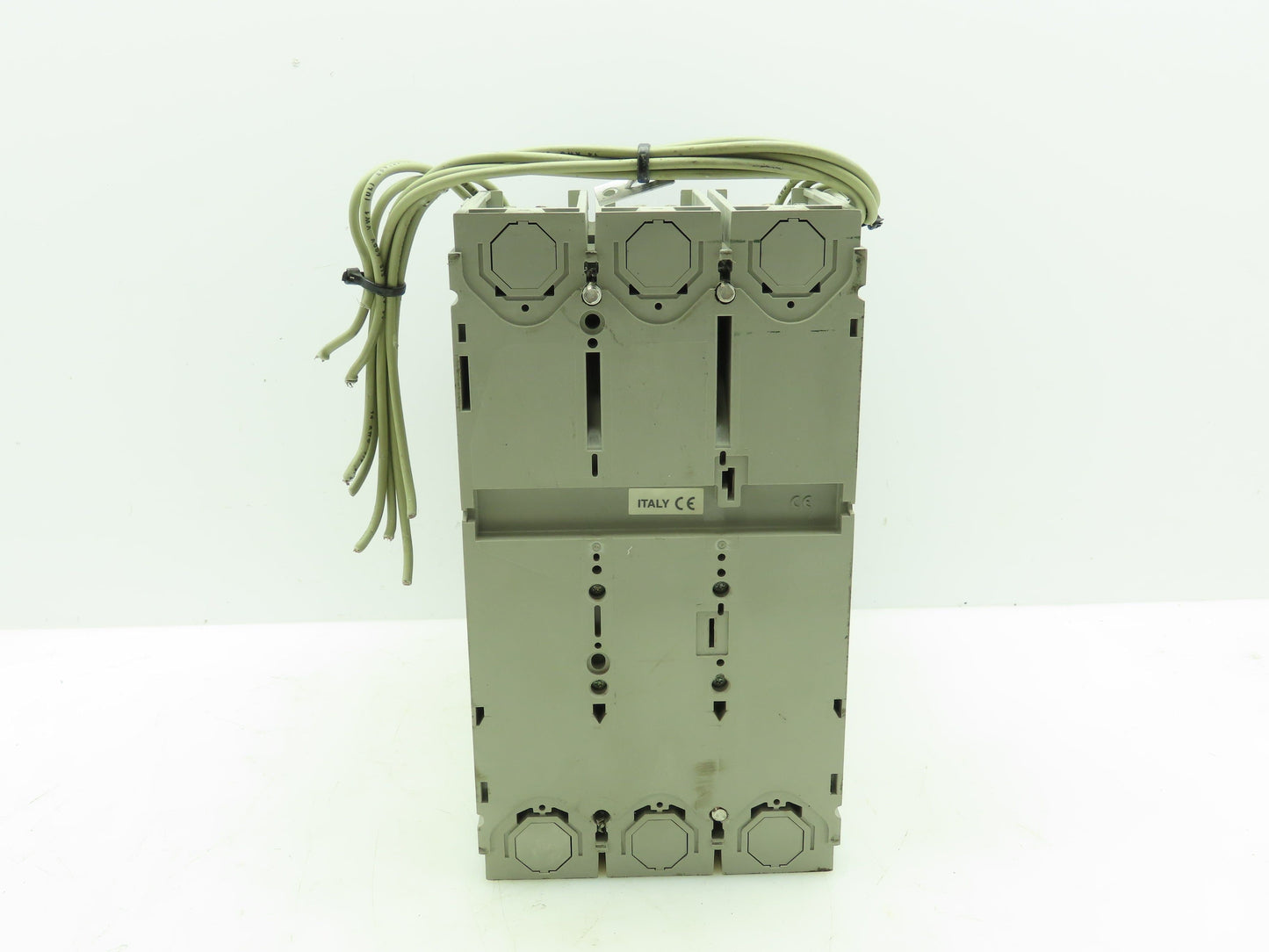 Merlin Gerin NS 630 NA Compact Circuit Breaker 630A 750 VAC 3 P Motor Mechanism