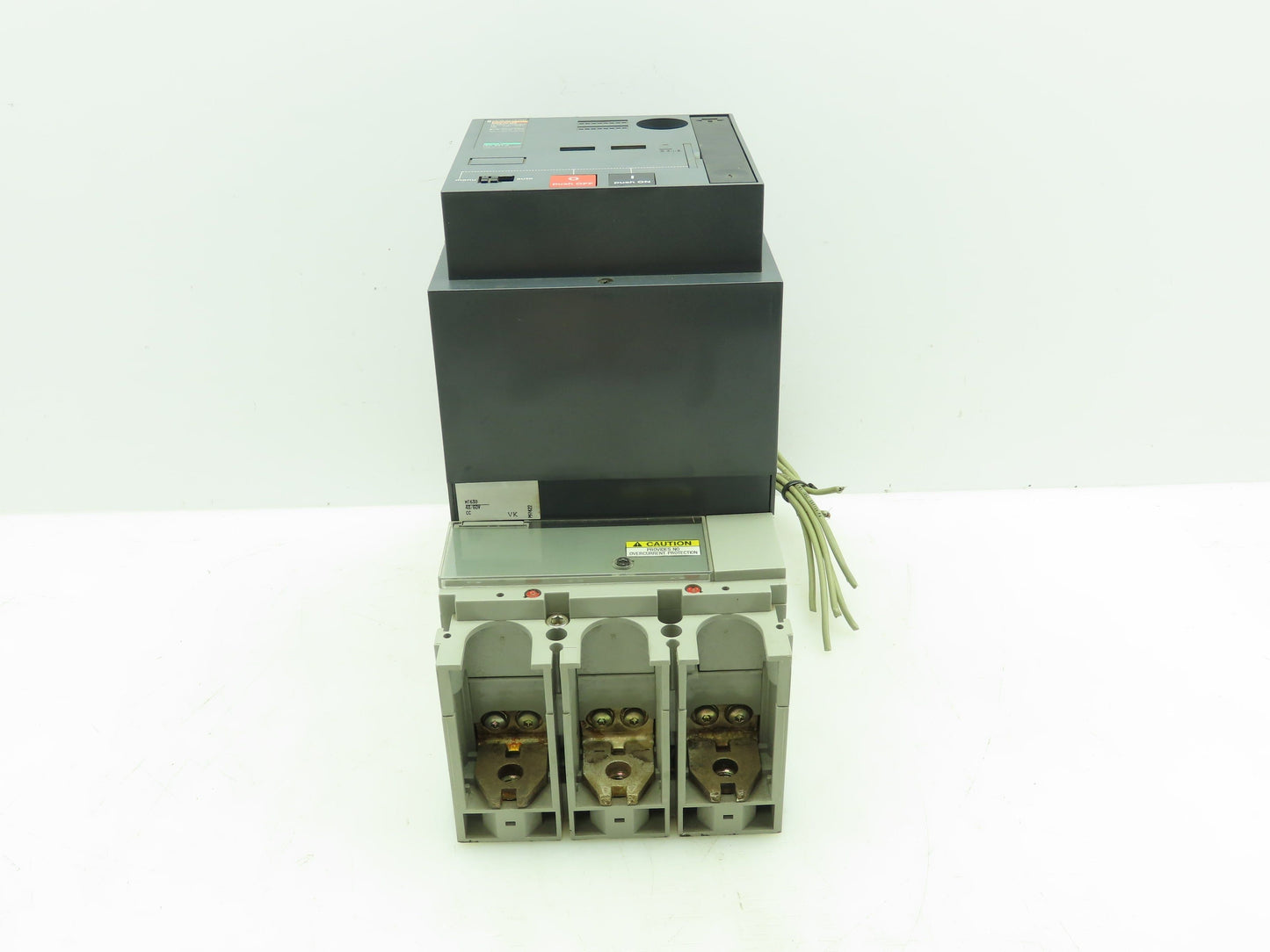 Merlin Gerin NS 630 NA Compact Circuit Breaker 630A 750 VAC 3 P Motor Mechanism