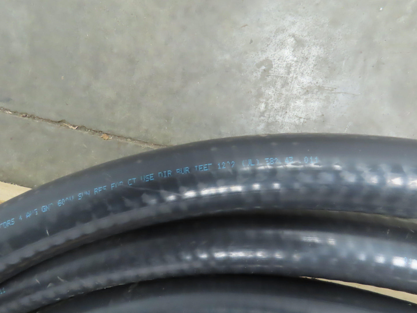 Service Wire Co. XHHW-2 Type MC 250 KCMIL 3 CDRS 4 AWG GND 600V LSZH Jacket 30'
