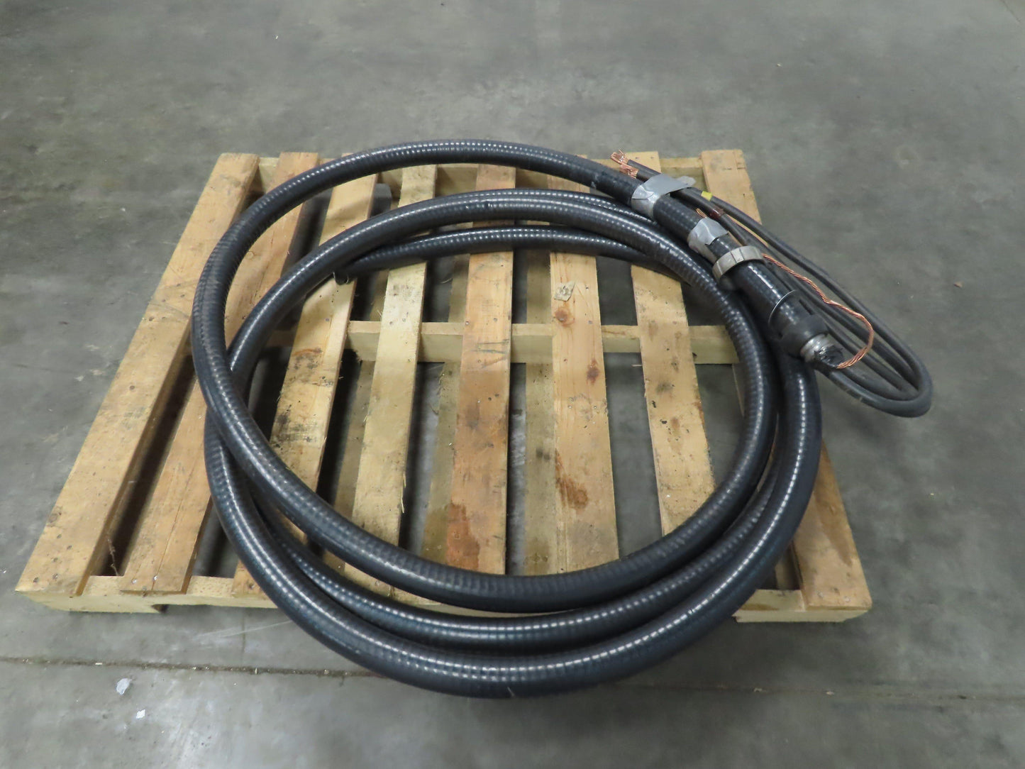 Service Wire Co. XHHW-2 Type MC 250 KCMIL 3 CDRS 4 AWG GND 600V LSZH Jacket 30'