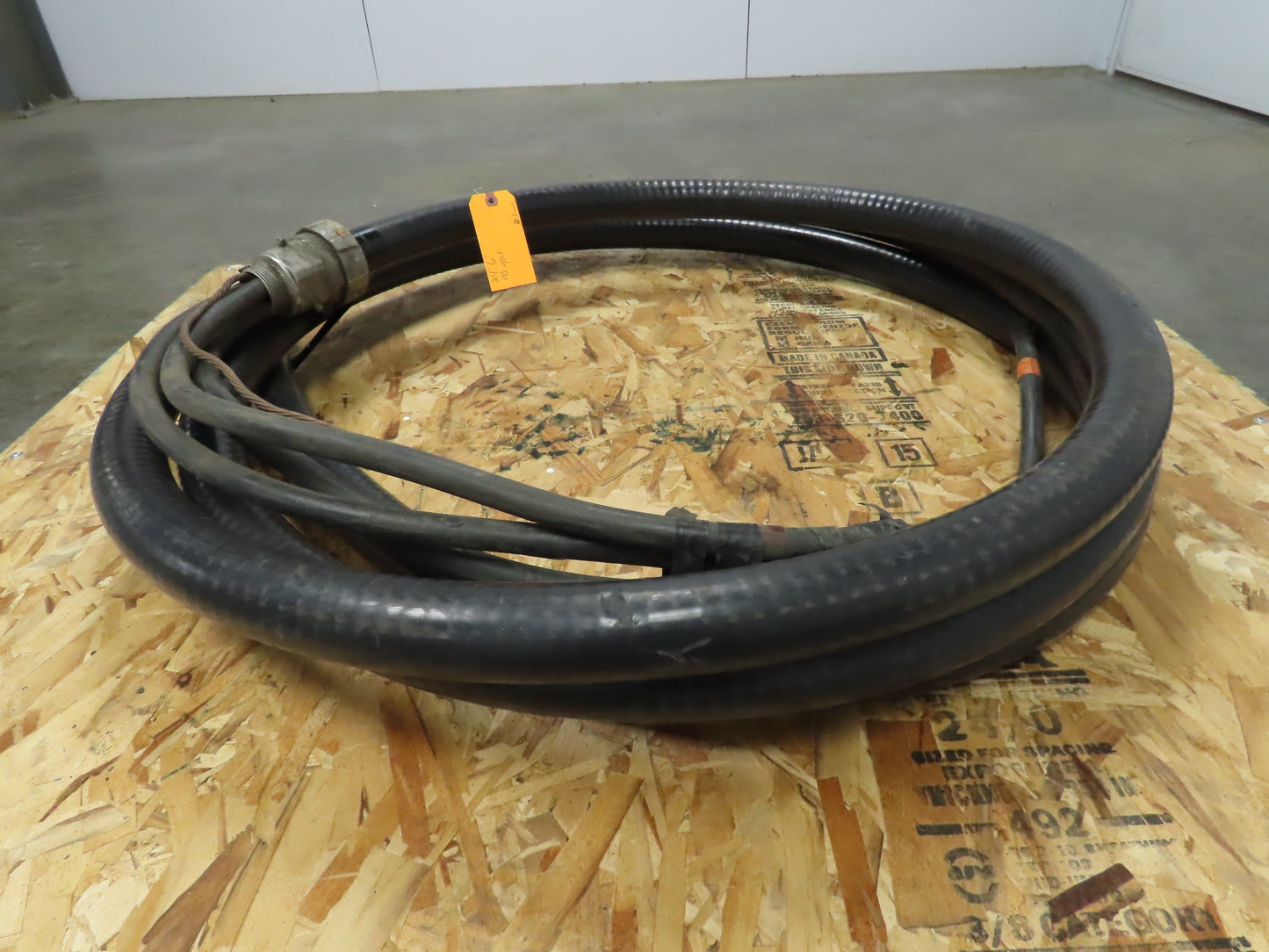 Service Wire Co XHHW-2 Type MC 250 KCMIL 3 CDRS 4 AWG GND 600V LSZH Jacket 24.5'