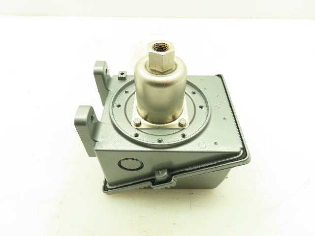 UE United Electric Type J403 156 Pressure Switch SPDT 0-100 PSI 15A 480V 1/4"NPT