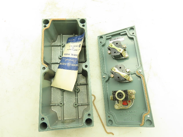 GE CR2940FC203A 2-Position Selector Switch 3.5"x 9"Enclosure w/Light Indicator
